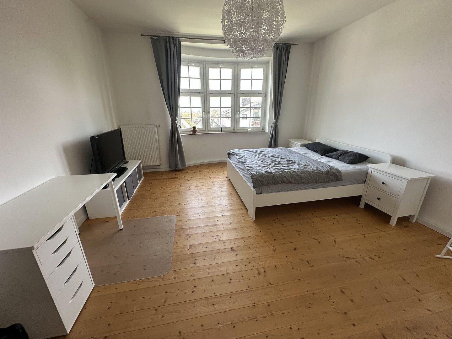 Prenájom bytu 4-izbový 150 m², Kassel, Hesensko Prenájom bytu 4-izbový 150 m², Kassel, Hesensko