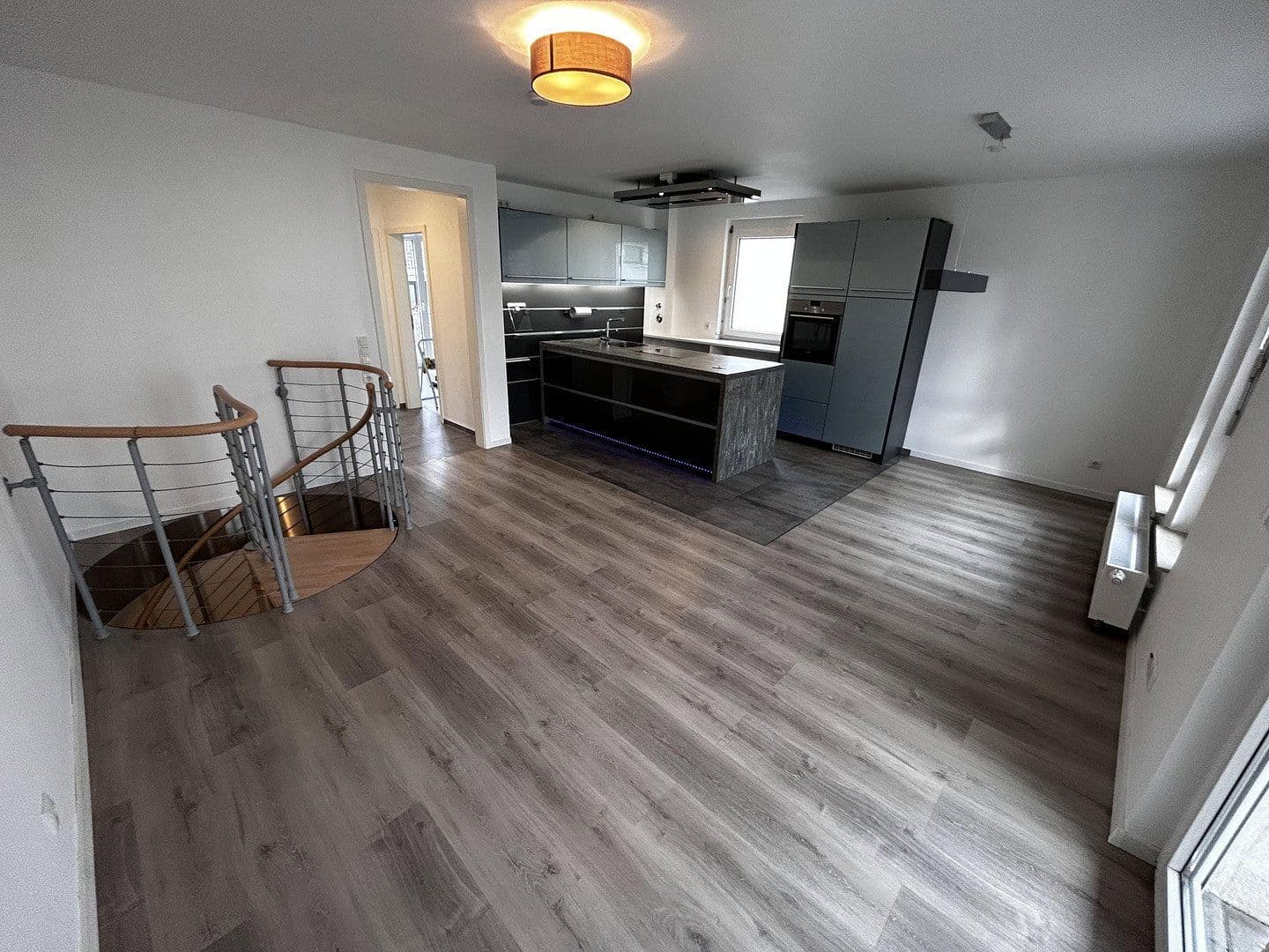 Prenájom bytu 3-izbový 85 m², Griesheim, Hesensko Prenájom bytu 3-izbový 85 m², Griesheim, Hesensko