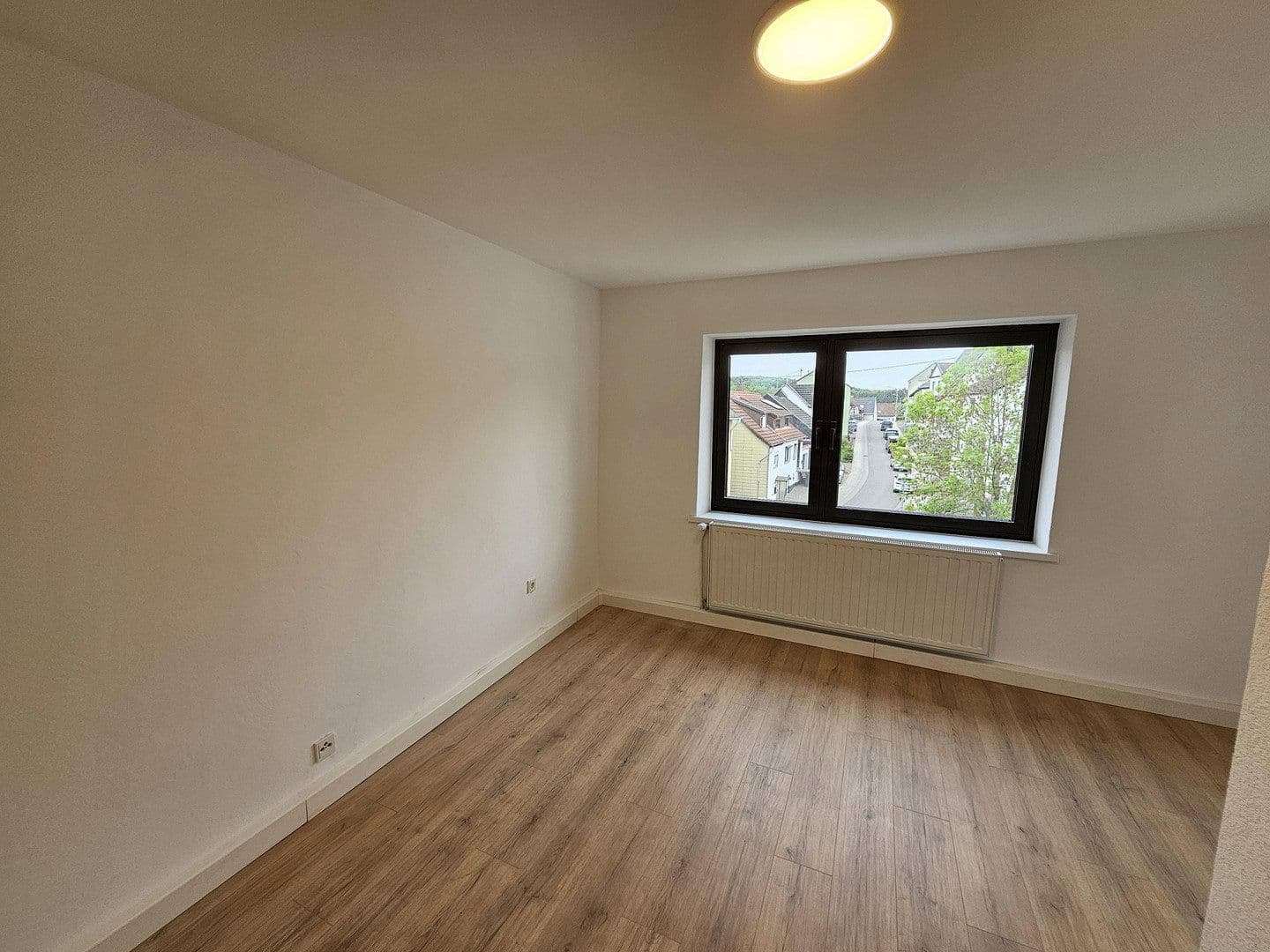 Prenájom bytu 3-izbový 62 m², Brückenstraße 26, Schiffweiler, Sársko Prenájom bytu 3-izbový 62 m², Brückenstraße 26, Schiffweiler, Sársko