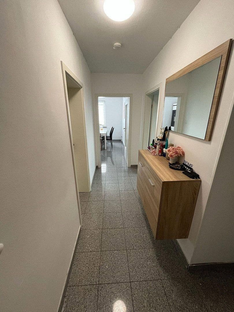 Prenájom bytu 3-izbový 69 m², Quettinger Str. 279, Leverkusen, Severné Porýnie - Westfálsko Prenájom bytu 3-izbový 69 m², Quettinger Str. 279, Leverkusen, Severné Porýnie - Westfálsko