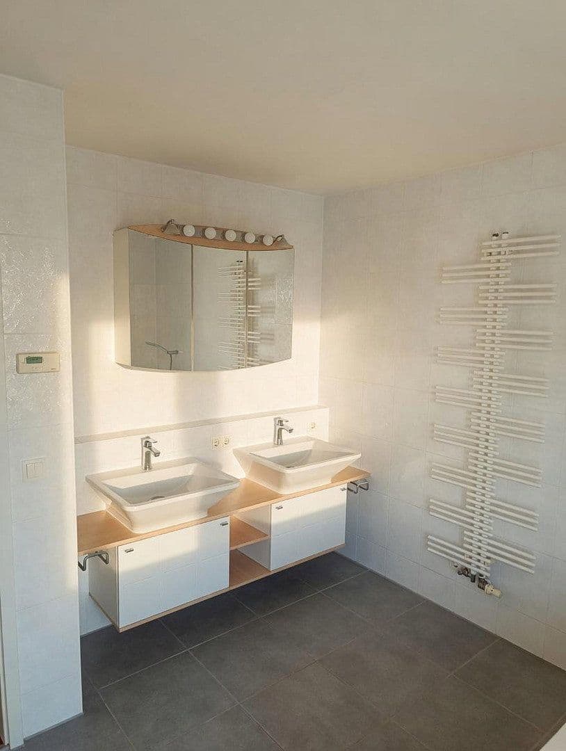 Predaj domu 117 m², pozemek 184 m², Unterschleißheim, Bavorsko Predaj domu 117 m², pozemek 184 m², Unterschleißheim, Bavorsko