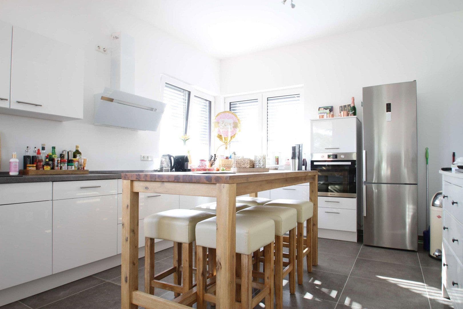 Predaj bytu 3-izbový 92 m², Dornheckenstr. 34a, Bonn, Severné Porýnie - Westfálsko Predaj bytu 3-izbový 92 m², Dornheckenstr. 34a, Bonn, Severné Porýnie - Westfálsko
