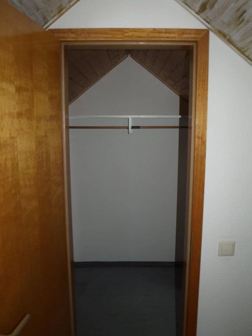 Prenájom bytu 3-izbový 95 m², Weststr. 43, Chemnitz, Sasko Prenájom bytu 3-izbový 95 m², Weststr. 43, Chemnitz, Sasko