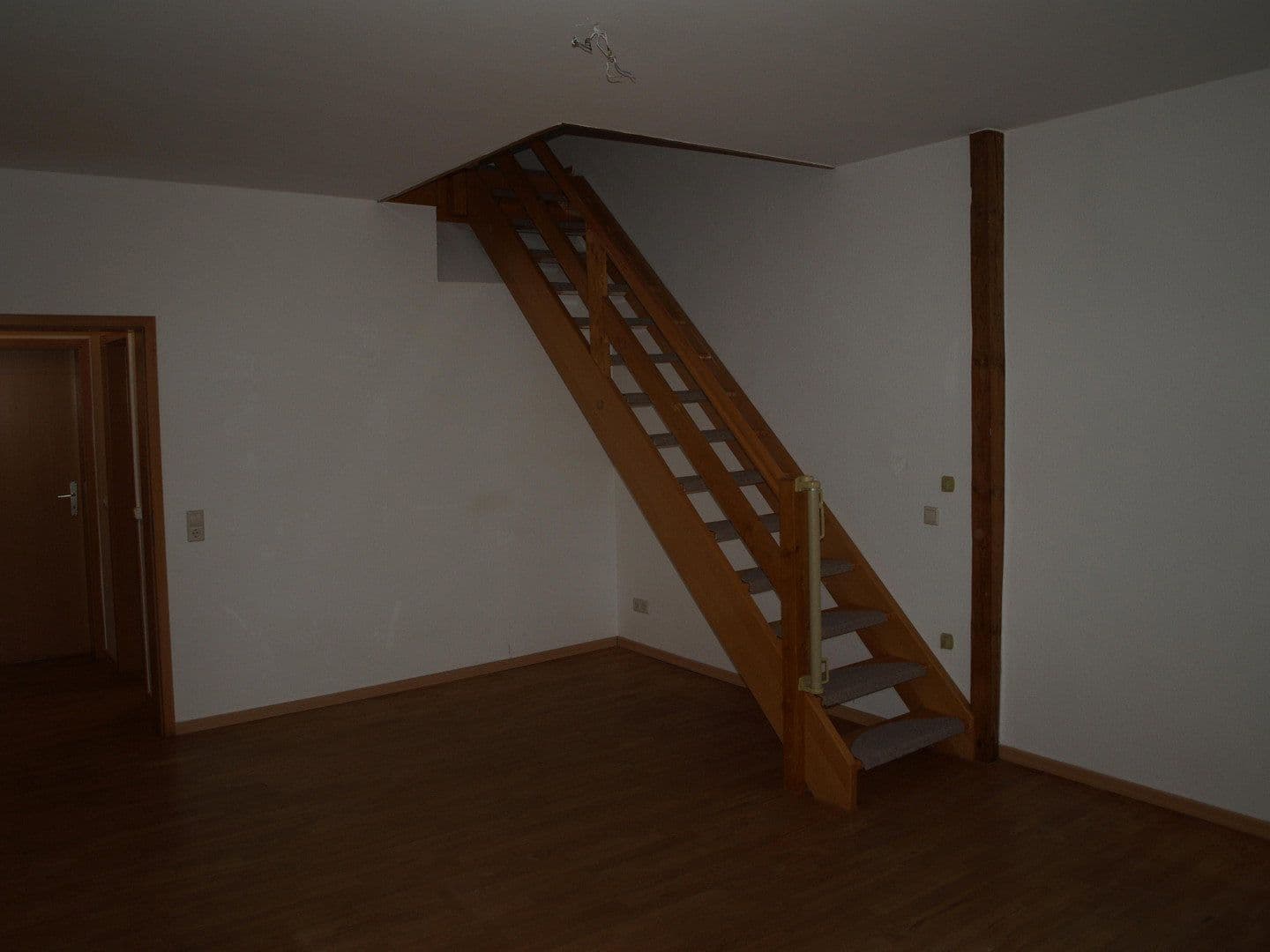 Prenájom bytu 3-izbový 95 m², Weststr. 43, Chemnitz, Sasko Prenájom bytu 3-izbový 95 m², Weststr. 43, Chemnitz, Sasko