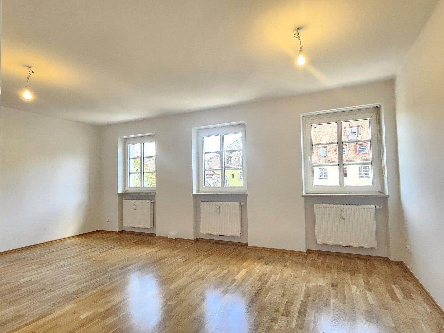 Prenájom bytu 3-izbový 92 m², Kreuzstraße 11, München, Bavorsko Prenájom bytu 3-izbový 92 m², Kreuzstraße 11, München, Bavorsko