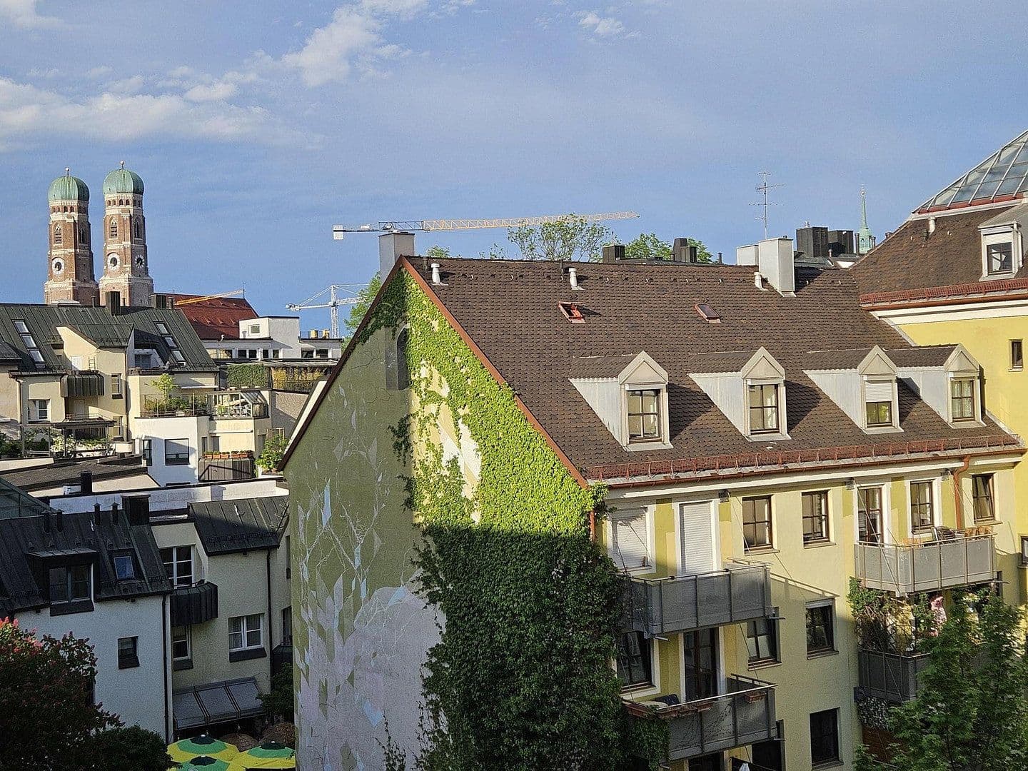 Prenájom bytu 3-izbový 92 m², Kreuzstraße 11, München, Bavorsko Prenájom bytu 3-izbový 92 m², Kreuzstraße 11, München, Bavorsko