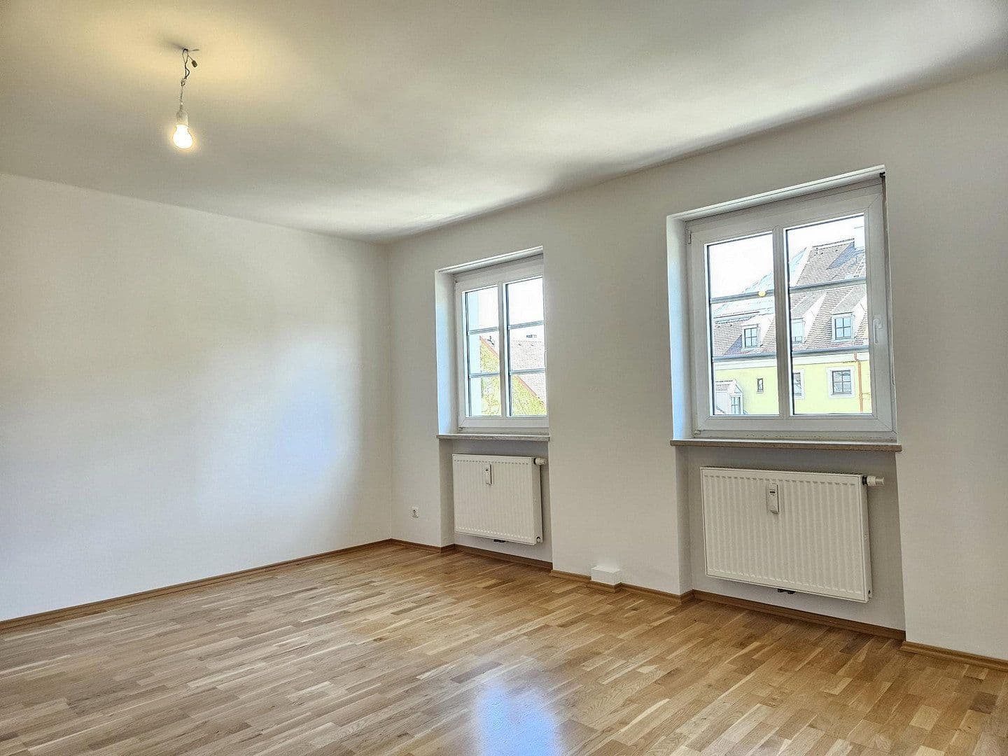 Prenájom bytu 3-izbový 92 m², Kreuzstraße 11, München, Bavorsko Prenájom bytu 3-izbový 92 m², Kreuzstraße 11, München, Bavorsko