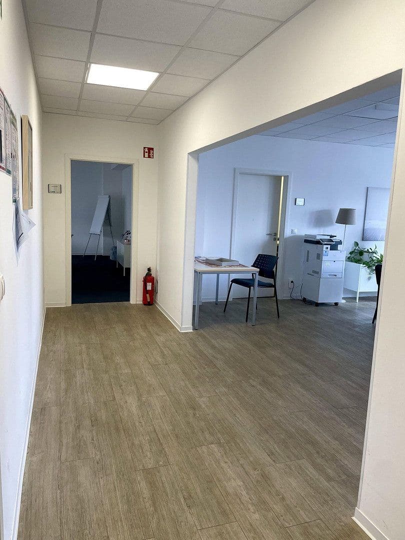 Prenájom kancelárie 100 m², Sophienblatt 82-86, Kiel, Šlezvicko-Holštajnsko Prenájom kancelárie 100 m², Sophienblatt 82-86, Kiel, Šlezvicko-Holštajnsko