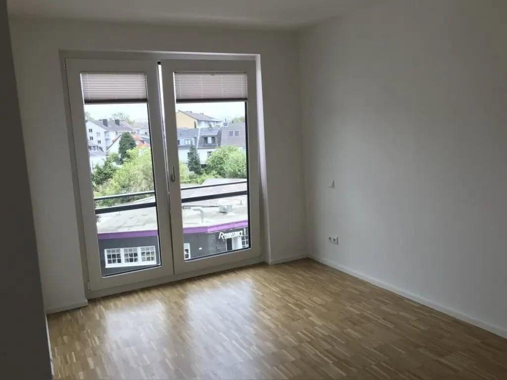 Prenájom bytu 3-izbový 74 m², Köln, Severné Porýnie - Westfálsko Prenájom bytu 3-izbový 74 m², Köln, Severné Porýnie - Westfálsko