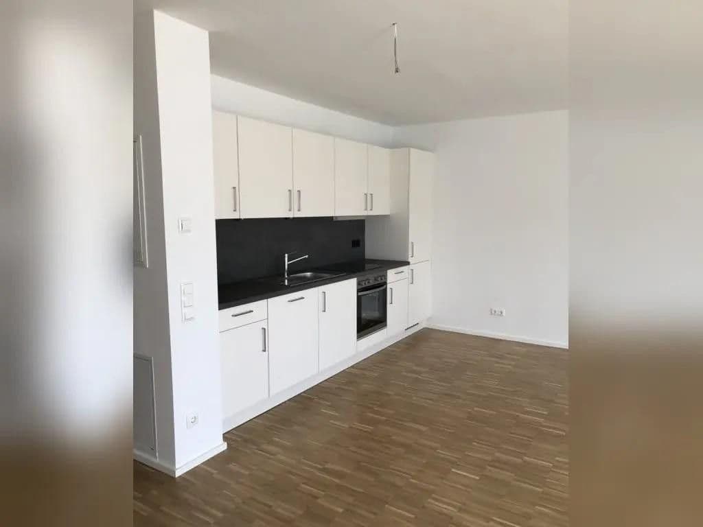 Prenájom bytu 3-izbový 74 m², Köln, Severné Porýnie - Westfálsko Prenájom bytu 3-izbový 74 m², Köln, Severné Porýnie - Westfálsko