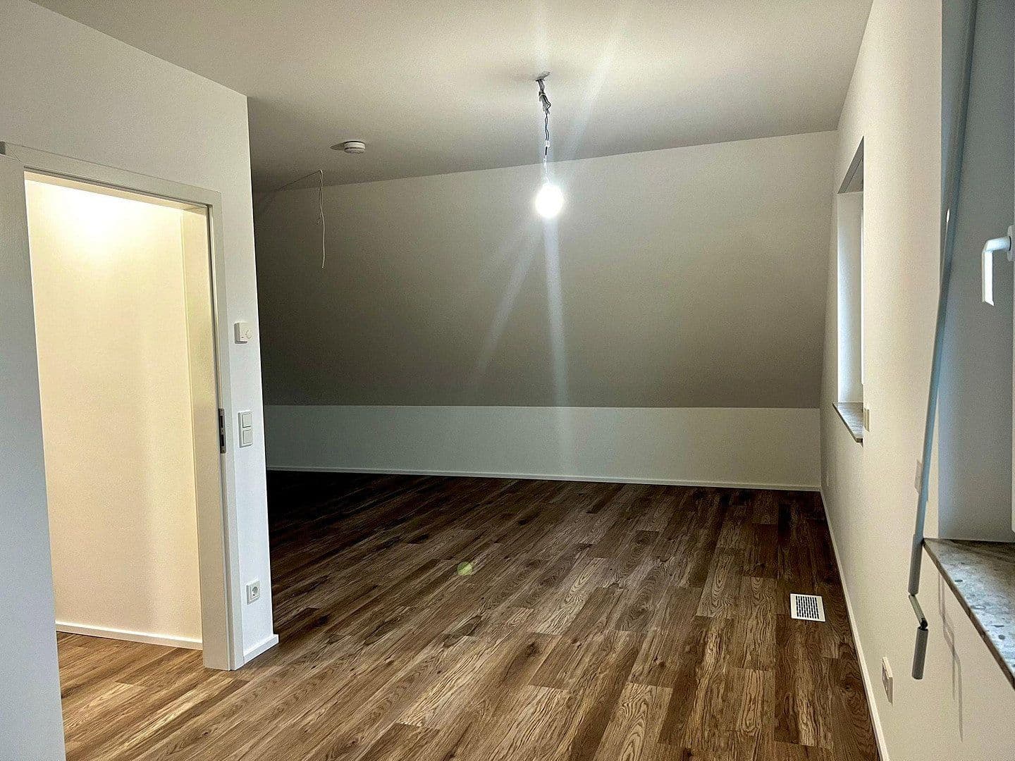 Prenájom domu 145 m², pozemek 195 m², Lohmar, Severné Porýnie - Westfálsko Prenájom domu 145 m², pozemek 195 m², Lohmar, Severné Porýnie - Westfálsko