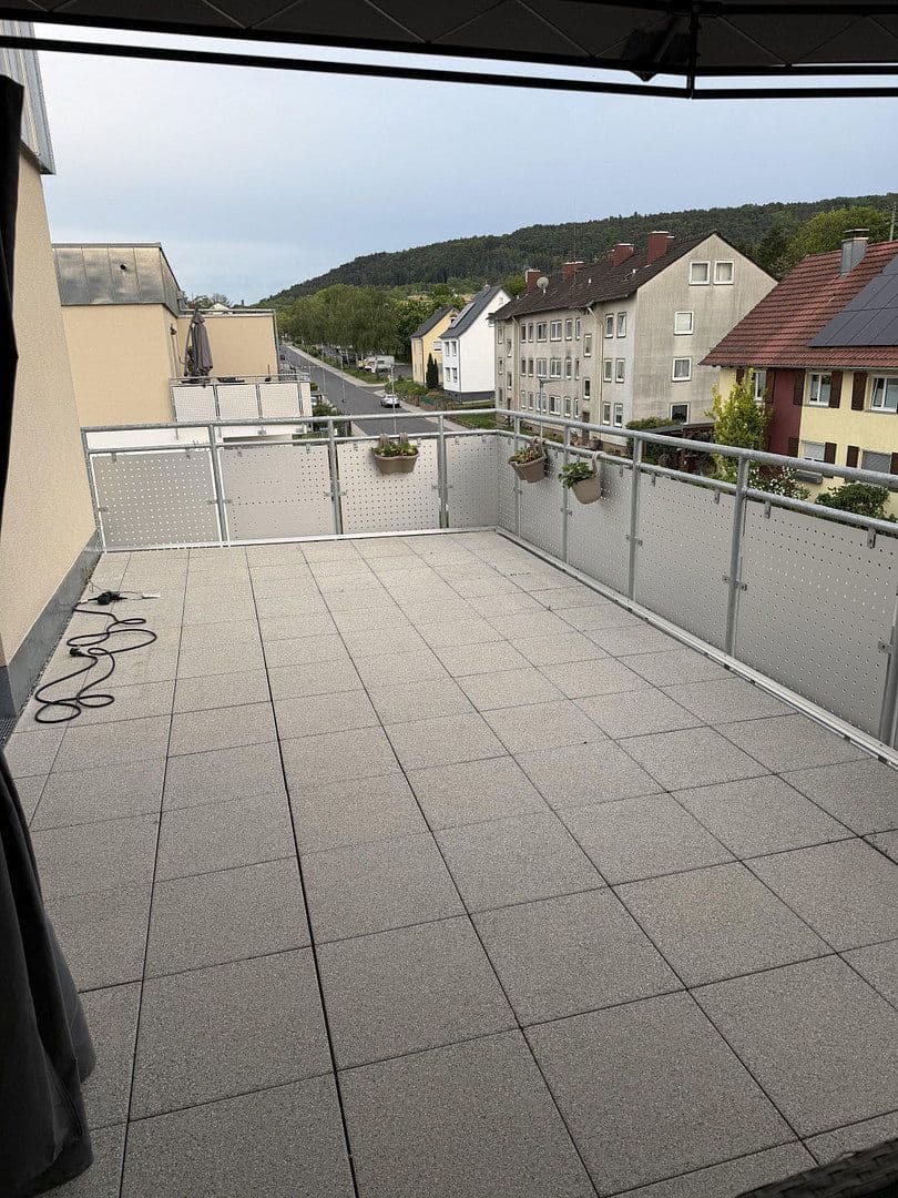 Prenájom bytu 3-izbový 79 m², Lauda-Königshofen, Bádensko-Wurttembersko Prenájom bytu 3-izbový 79 m², Lauda-Königshofen, Bádensko-Wurttembersko