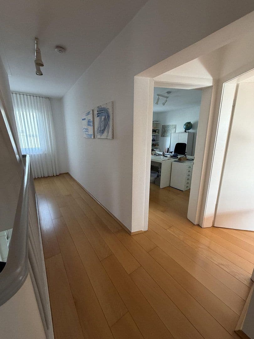 Prenájom domu 220 m², pozemek 200 m², Ruhrstr. 34, Witten, Severné Porýnie - Westfálsko Prenájom domu 220 m², pozemek 200 m², Ruhrstr. 34, Witten, Severné Porýnie - Westfálsko