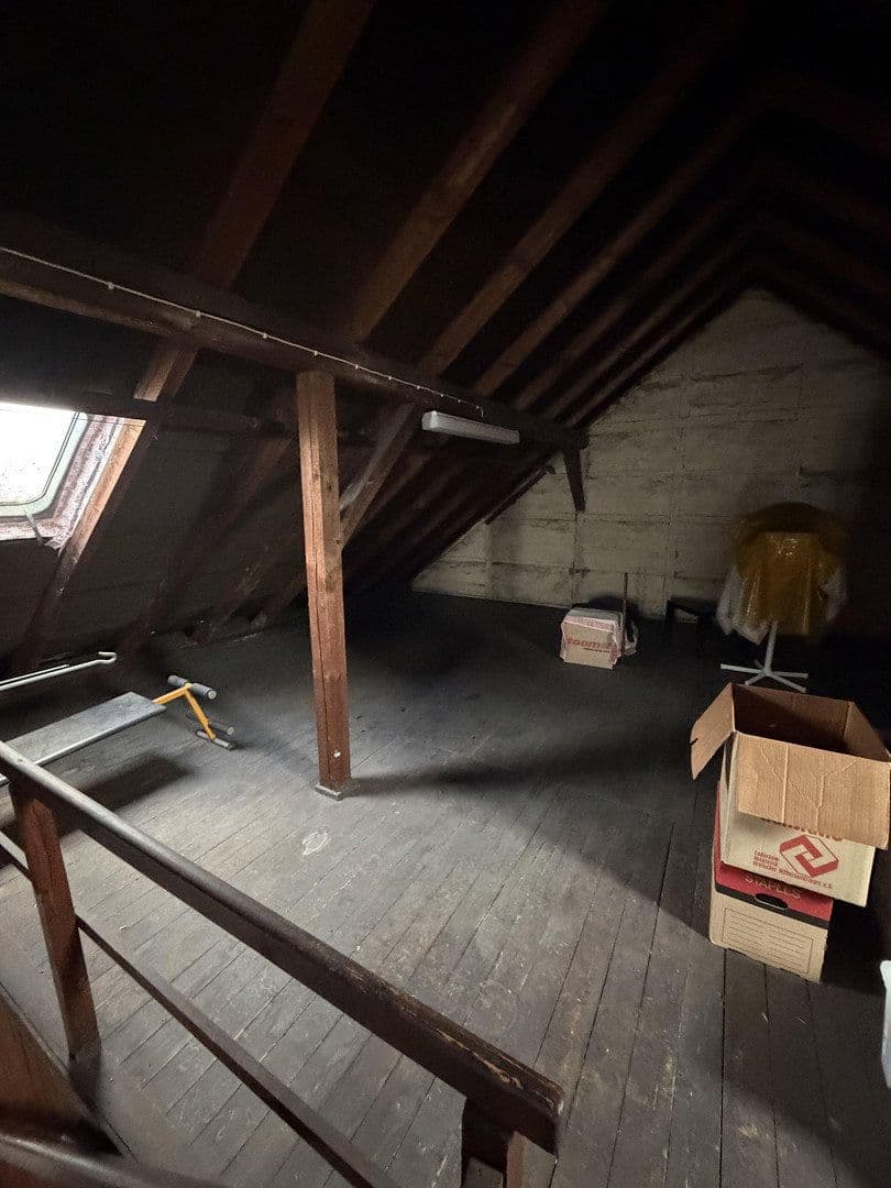 Prenájom domu 220 m², pozemek 200 m², Ruhrstr. 34, Witten, Severné Porýnie - Westfálsko Prenájom domu 220 m², pozemek 200 m², Ruhrstr. 34, Witten, Severné Porýnie - Westfálsko