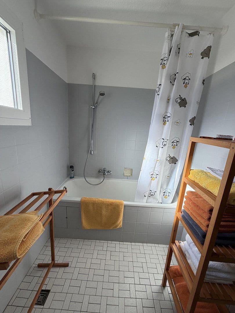 Prenájom domu 220 m², pozemek 200 m², Ruhrstr. 34, Witten, Severné Porýnie - Westfálsko Prenájom domu 220 m², pozemek 200 m², Ruhrstr. 34, Witten, Severné Porýnie - Westfálsko