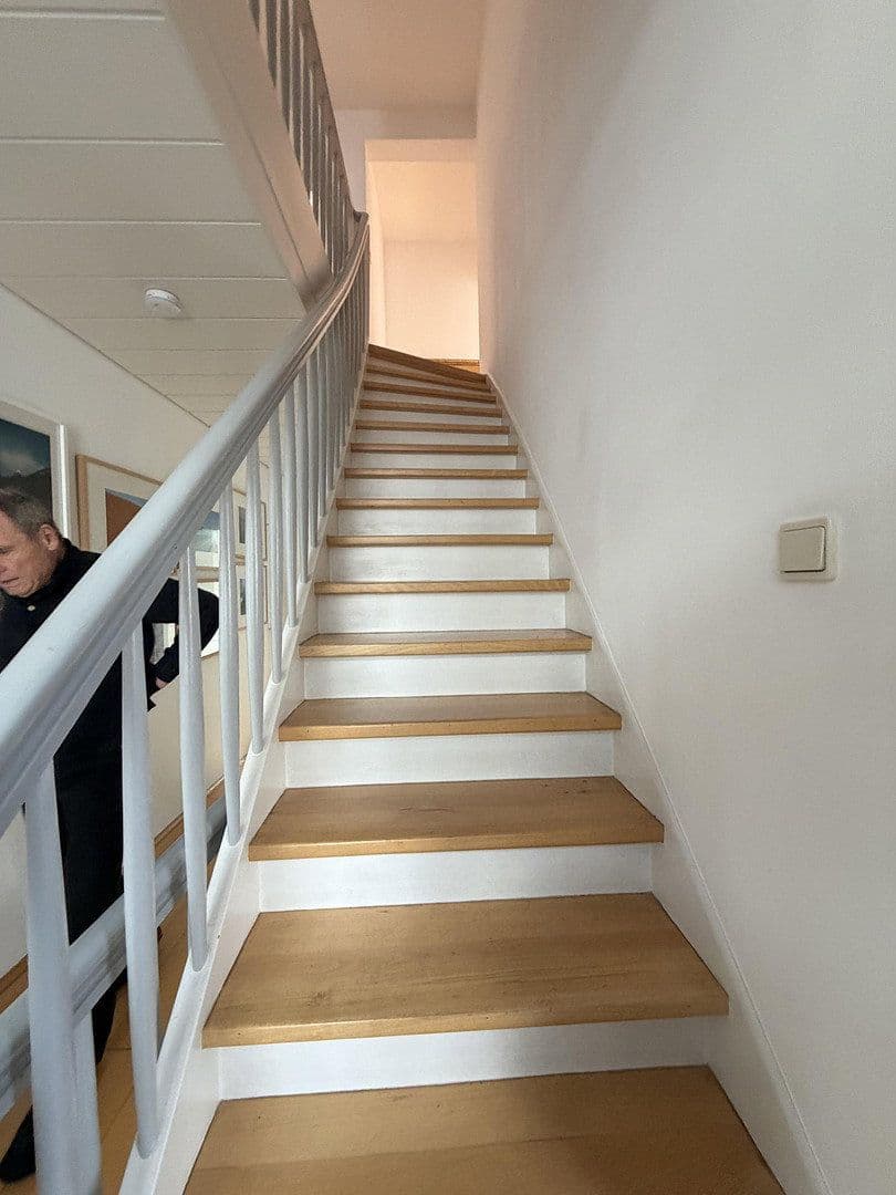 Prenájom domu 220 m², pozemek 200 m², Ruhrstr. 34, Witten, Severné Porýnie - Westfálsko Prenájom domu 220 m², pozemek 200 m², Ruhrstr. 34, Witten, Severné Porýnie - Westfálsko
