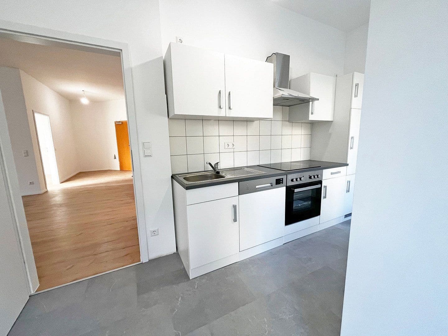 Prenájom bytu 4-izbový 96 m², Ilsfeld, Bádensko-Wurttembersko Prenájom bytu 4-izbový 96 m², Ilsfeld, Bádensko-Wurttembersko