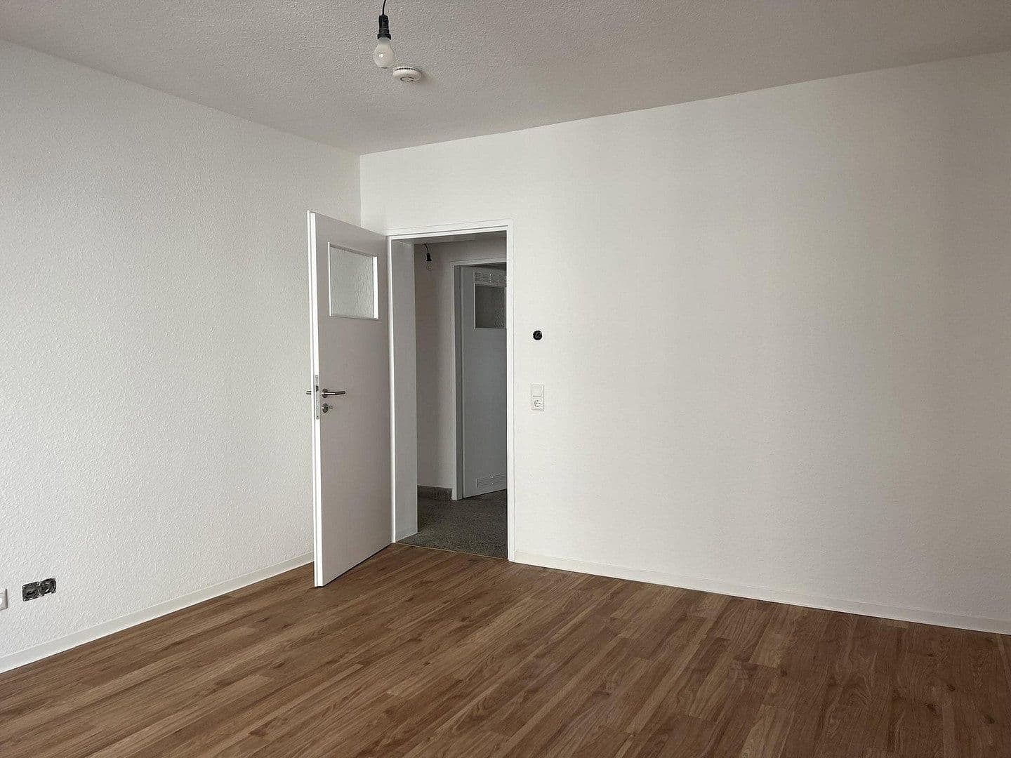 Prenájom bytu 2-izbový 54 m², Friedenstraße 2, Karlsruhe, Bádensko-Wurttembersko Prenájom bytu 2-izbový 54 m², Friedenstraße 2, Karlsruhe, Bádensko-Wurttembersko
