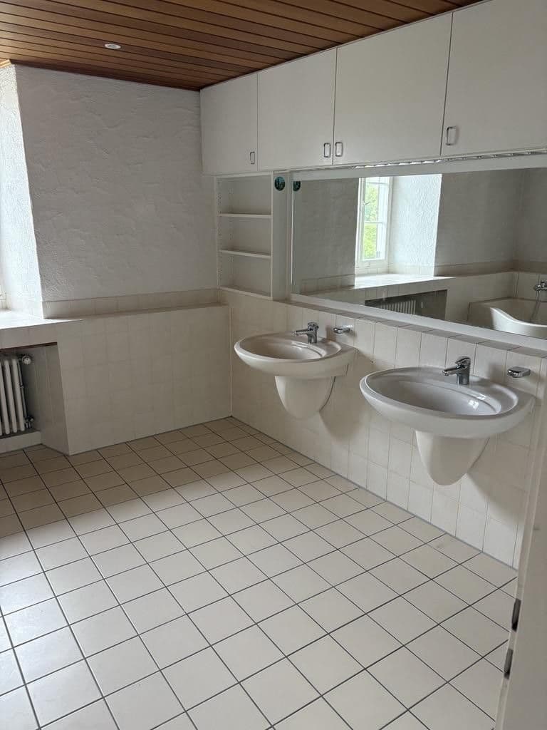 Prenájom bytu 4-izbový 145 m², Radolfzell am Bodensee, Bádensko-Wurttembersko Prenájom bytu 4-izbový 145 m², Radolfzell am Bodensee, Bádensko-Wurttembersko