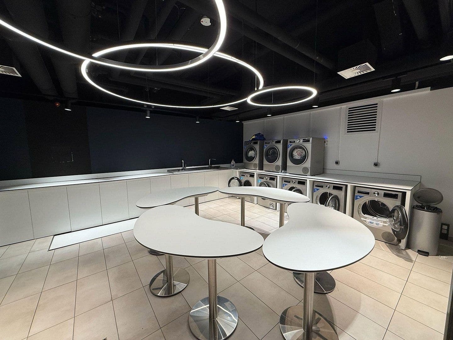 Prenájom bytu 1-izbový 20 m², Kleyerstr. 1, Frankfurt am Main, Hesensko Prenájom bytu 1-izbový 20 m², Kleyerstr. 1, Frankfurt am Main, Hesensko