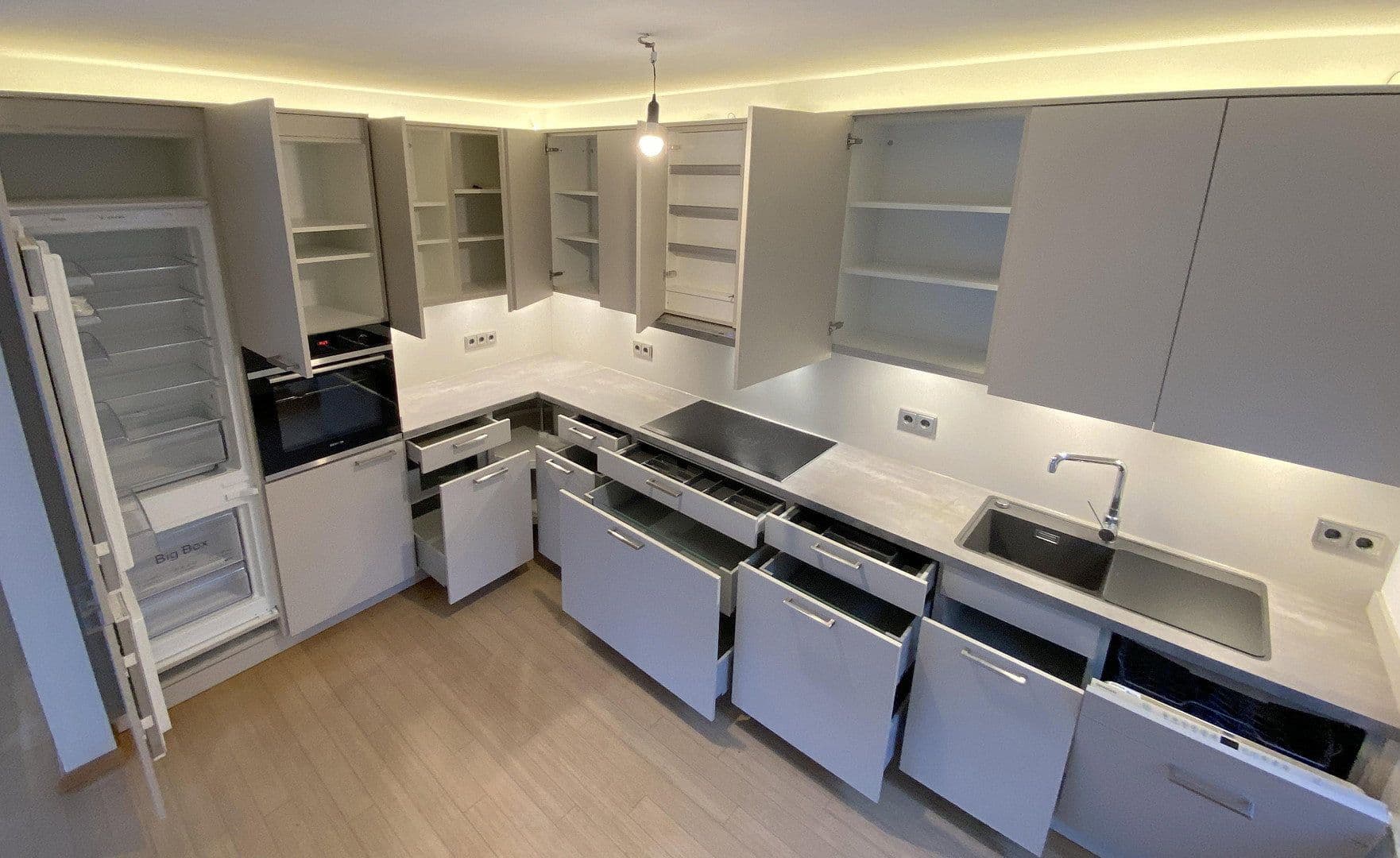 Predaj bytu 4-izbový 131 m², München, Bavorsko Predaj bytu 4-izbový 131 m², München, Bavorsko