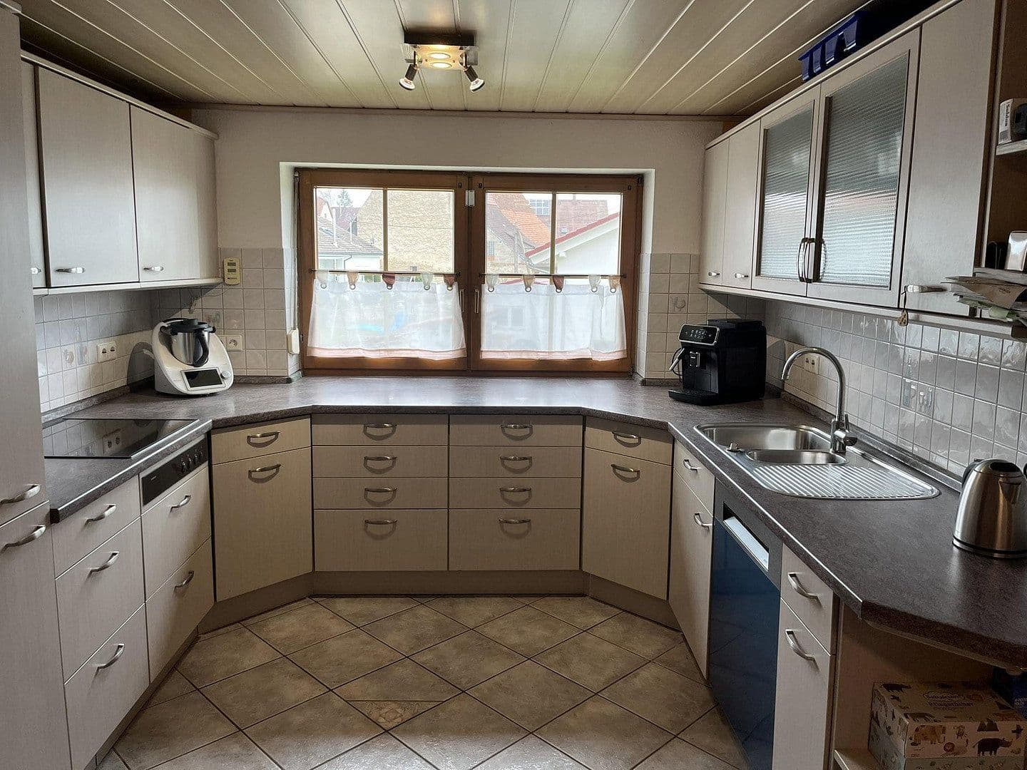 Predaj bytu 5-izbový 170 m², Rottenburg am Neckar, Bádensko-Wurttembersko Predaj bytu 5-izbový 170 m², Rottenburg am Neckar, Bádensko-Wurttembersko