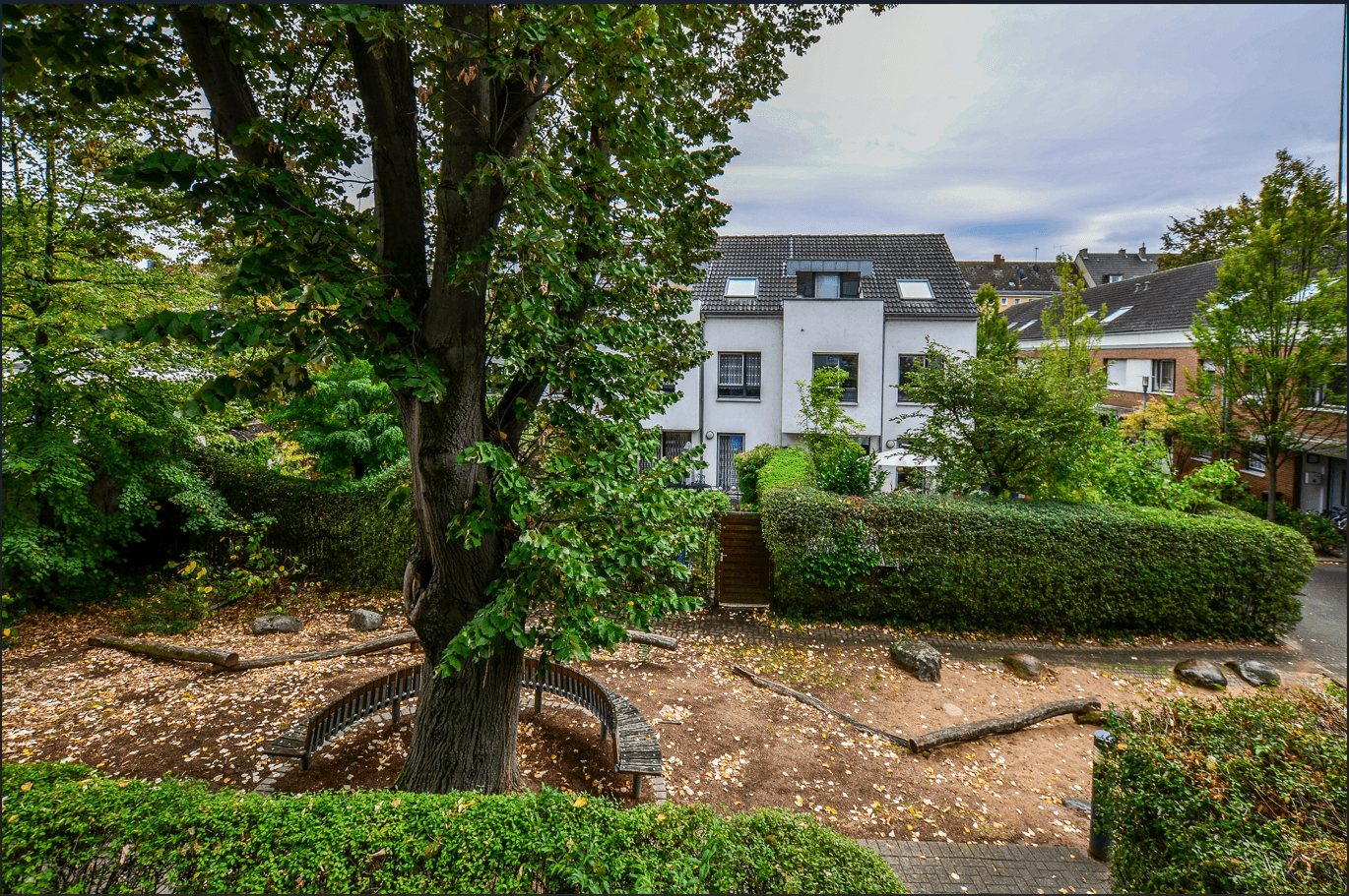 Prenájom bytu 3-izbový 75 m², Deutz-Mülheimer Str. 262B, Köln, Severné Porýnie - Westfálsko Prenájom bytu 3-izbový 75 m², Deutz-Mülheimer Str. 262B, Köln, Severné Porýnie - Westfálsko