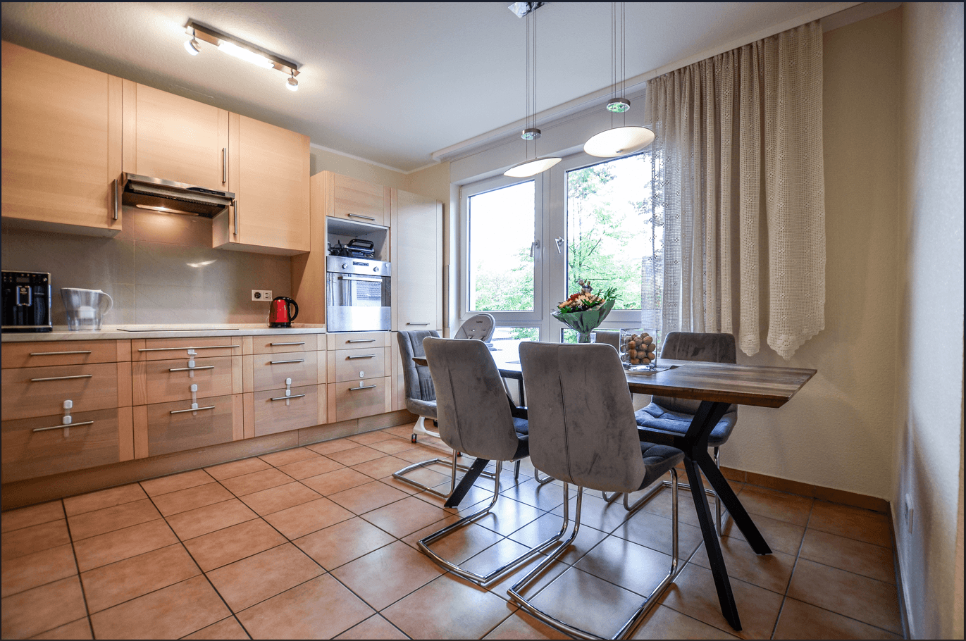 Prenájom bytu 3-izbový 75 m², Deutz-Mülheimer Str. 262B, Köln, Severné Porýnie - Westfálsko Prenájom bytu 3-izbový 75 m², Deutz-Mülheimer Str. 262B, Köln, Severné Porýnie - Westfálsko