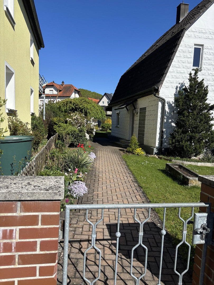 Predaj domu 124 m², pozemek 525 m², Asterstraße 4, Sulzbach-Rosenberg, Bavorsko Predaj domu 124 m², pozemek 525 m², Asterstraße 4, Sulzbach-Rosenberg, Bavorsko