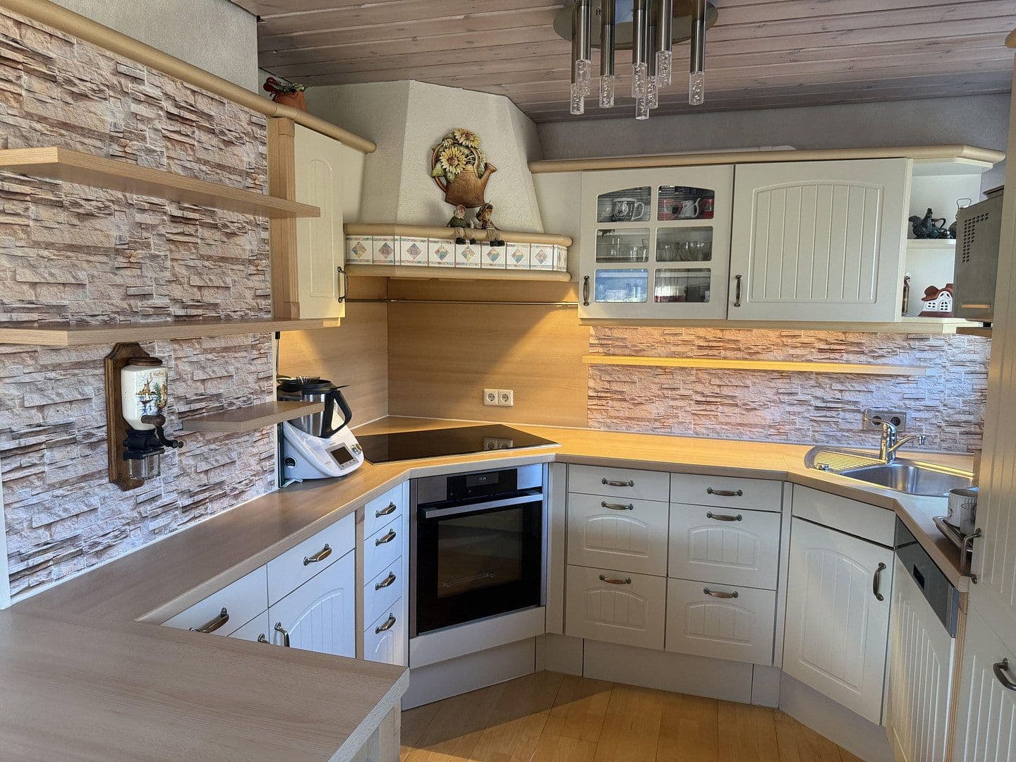 Predaj bytu 4-izbový 105 m², Bad Ditzenbach, Bádensko-Wurttembersko Predaj bytu 4-izbový 105 m², Bad Ditzenbach, Bádensko-Wurttembersko