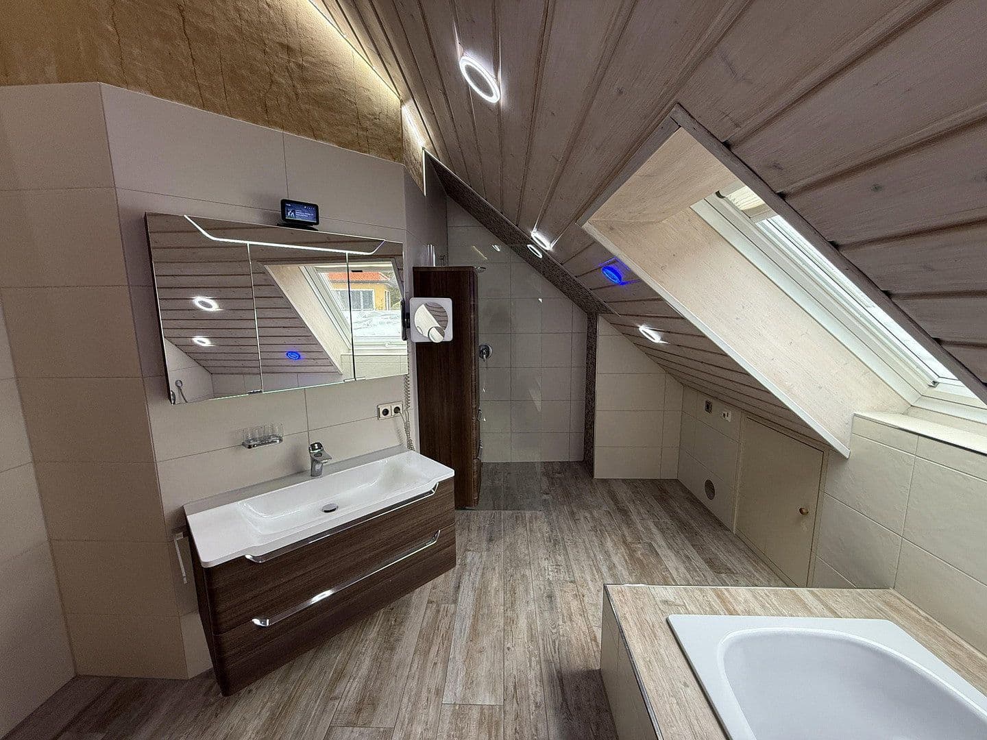 Predaj bytu 4-izbový 105 m², Bad Ditzenbach, Bádensko-Wurttembersko Predaj bytu 4-izbový 105 m², Bad Ditzenbach, Bádensko-Wurttembersko