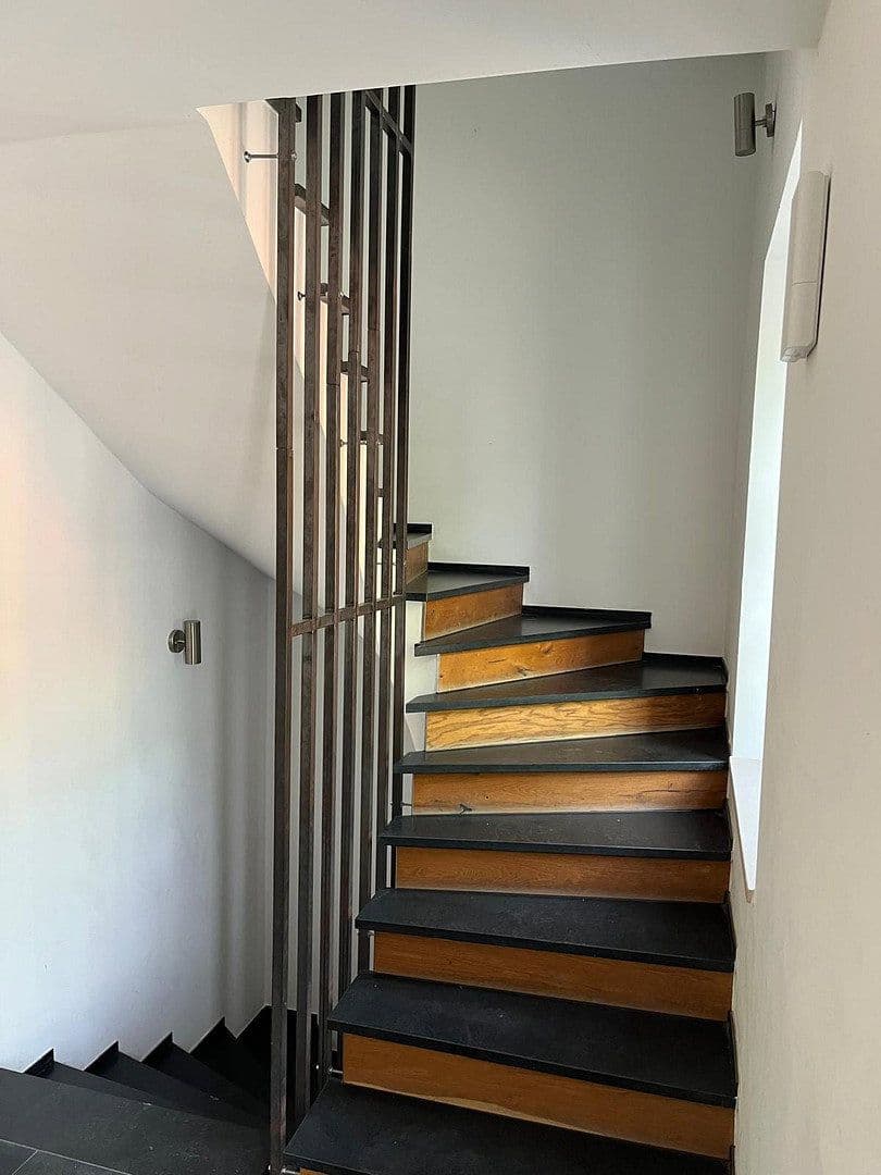 Prenájom bytu 5-izbový 141 m², München, Bavorsko Prenájom bytu 5-izbový 141 m², München, Bavorsko