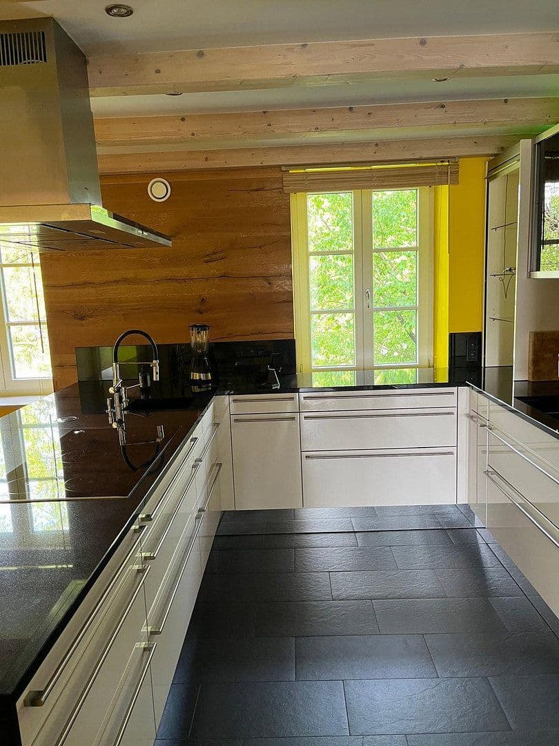 Prenájom bytu 5-izbový 141 m², München, Bavorsko Prenájom bytu 5-izbový 141 m², München, Bavorsko