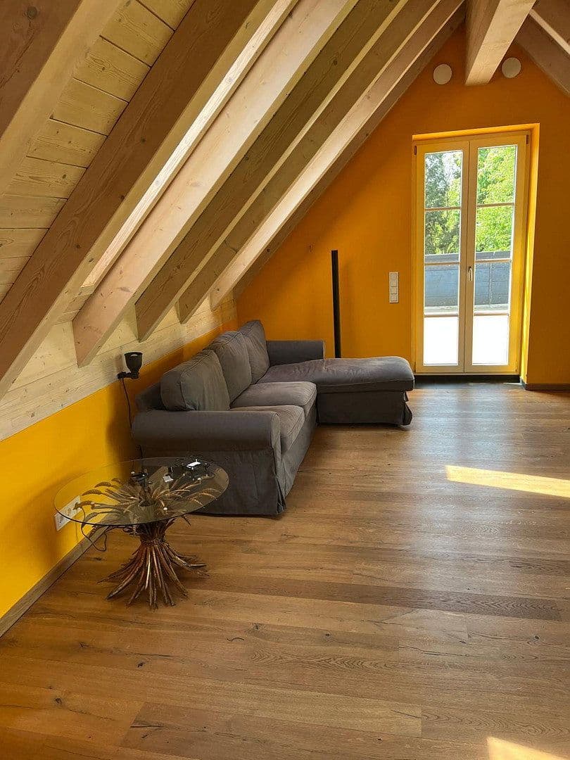 Prenájom bytu 5-izbový 141 m², München, Bavorsko Prenájom bytu 5-izbový 141 m², München, Bavorsko