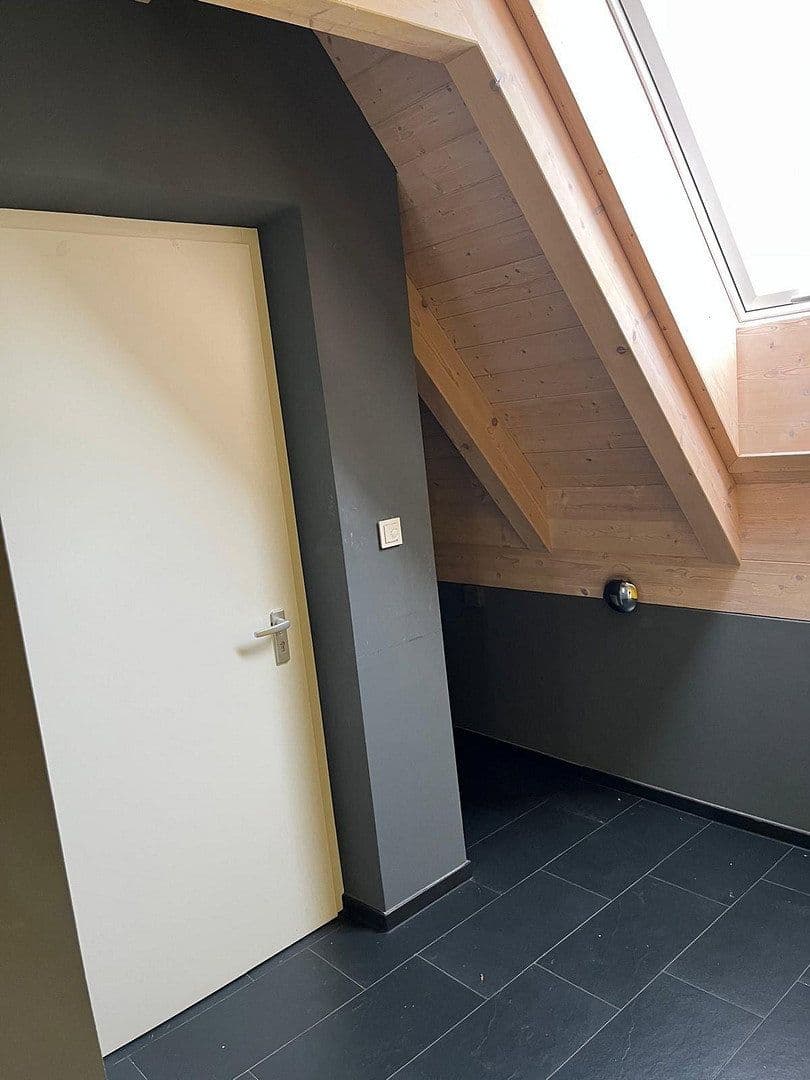 Prenájom bytu 5-izbový 141 m², München, Bavorsko Prenájom bytu 5-izbový 141 m², München, Bavorsko