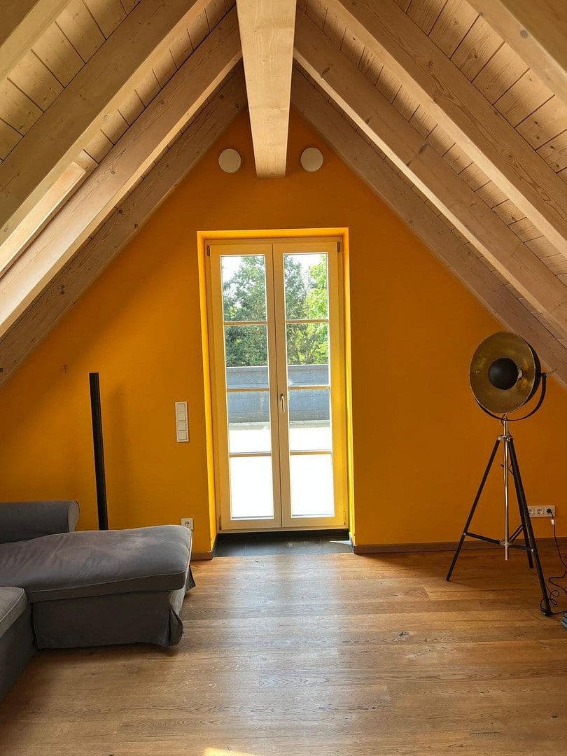 Prenájom bytu 5-izbový 141 m², München, Bavorsko Prenájom bytu 5-izbový 141 m², München, Bavorsko