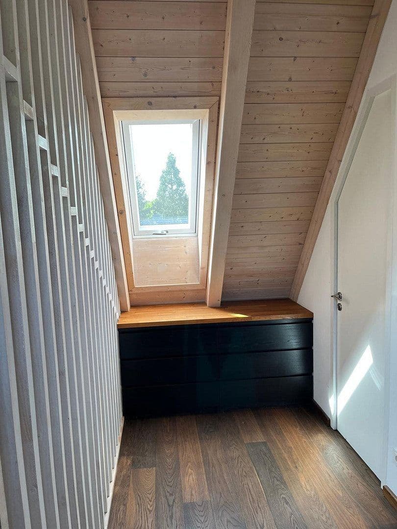 Prenájom bytu 5-izbový 141 m², München, Bavorsko Prenájom bytu 5-izbový 141 m², München, Bavorsko