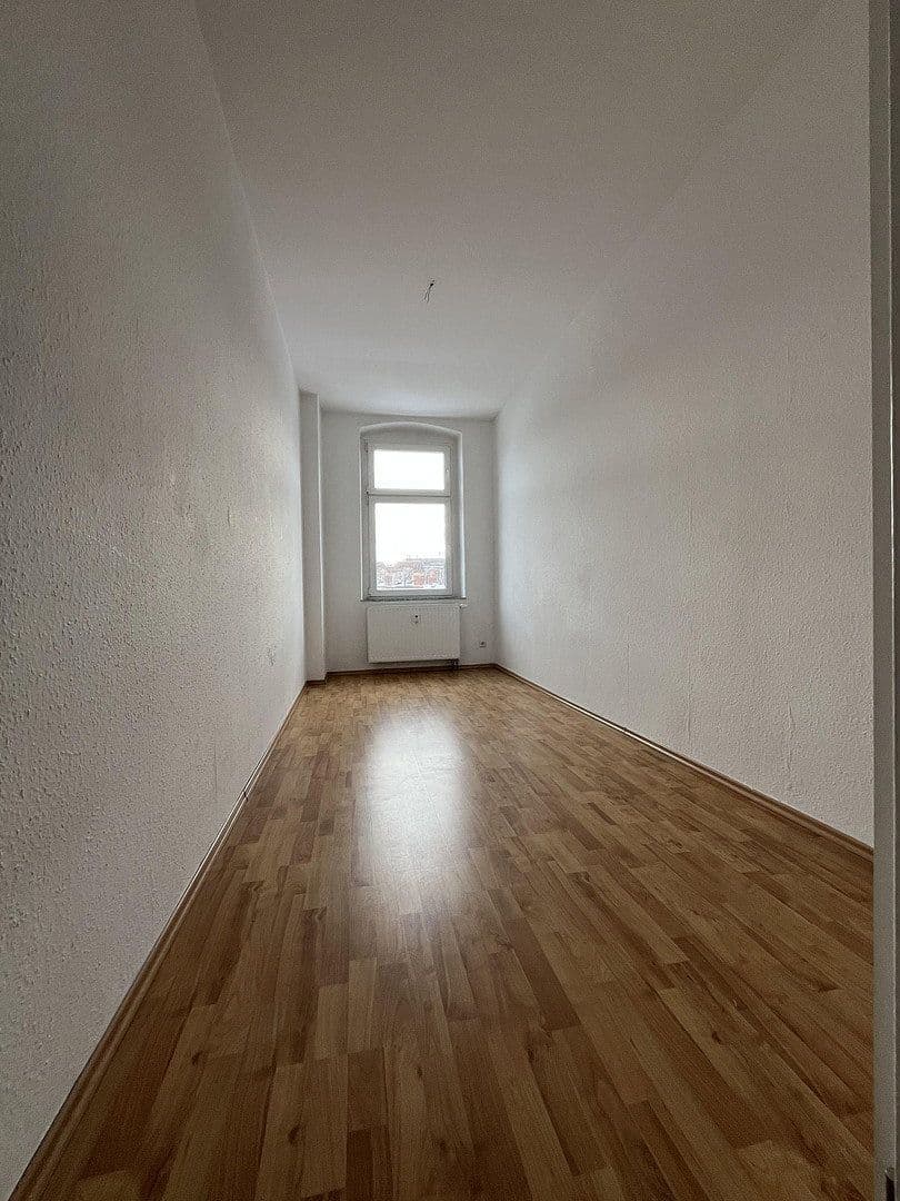 Prenájom bytu 5-izbový 110 m², Voigtstraße 32, Chemnitz, Sasko Prenájom bytu 5-izbový 110 m², Voigtstraße 32, Chemnitz, Sasko