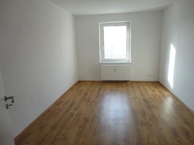 Prenájom bytu 4-izbový 98 m², Magdeburg, Sasko-Anhaltsko Prenájom bytu 4-izbový 98 m², Magdeburg, Sasko-Anhaltsko