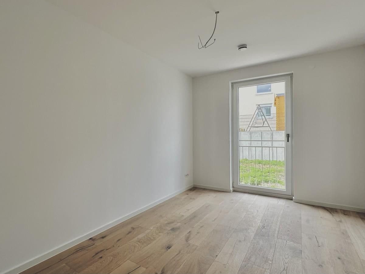 Prenájom bytu 4-izbový 121 m², Kieselbronn, Bádensko-Wurttembersko Prenájom bytu 4-izbový 121 m², Kieselbronn, Bádensko-Wurttembersko