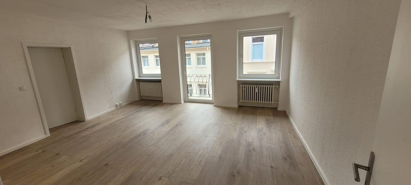 Prenájom bytu 5-izbový 112 m², Neumärker Straße 7, Helmstedt, Dolné Sasko Prenájom bytu 5-izbový 112 m², Neumärker Straße 7, Helmstedt, Dolné Sasko