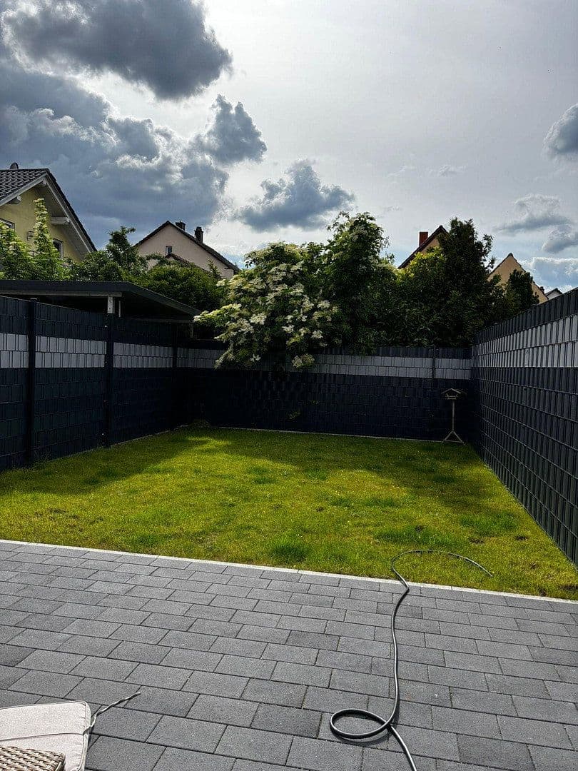 Prenájom bytu 2-izbový 65 m², Kronau, Bádensko-Wurttembersko Prenájom bytu 2-izbový 65 m², Kronau, Bádensko-Wurttembersko