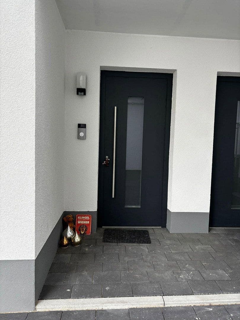 Prenájom bytu 2-izbový 65 m², Kronau, Bádensko-Wurttembersko Prenájom bytu 2-izbový 65 m², Kronau, Bádensko-Wurttembersko