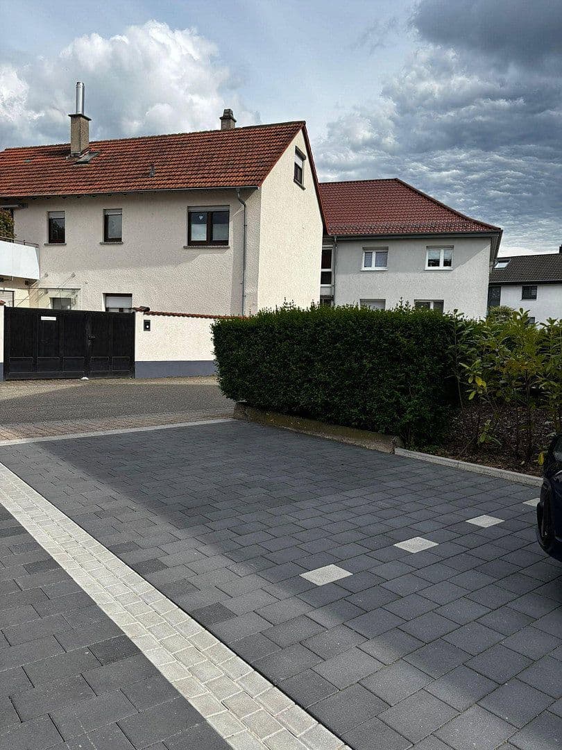 Prenájom bytu 2-izbový 65 m², Kronau, Bádensko-Wurttembersko Prenájom bytu 2-izbový 65 m², Kronau, Bádensko-Wurttembersko