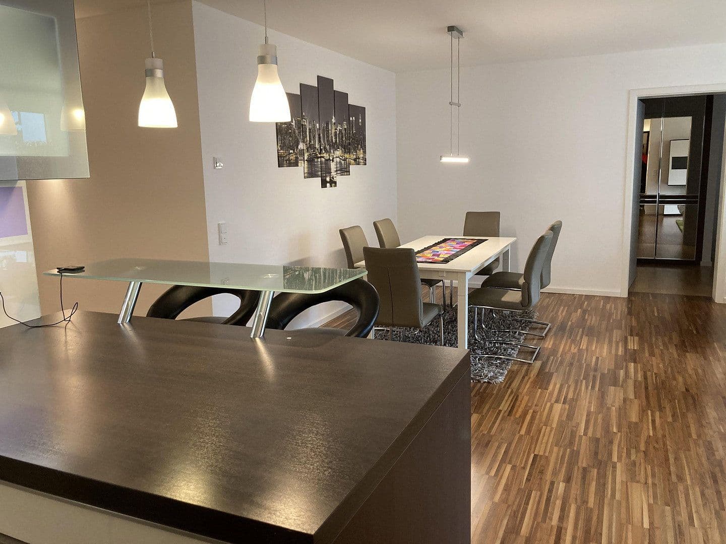 Prenájom bytu 4-izbový 124 m², Erlangen, Bavorsko Prenájom bytu 4-izbový 124 m², Erlangen, Bavorsko