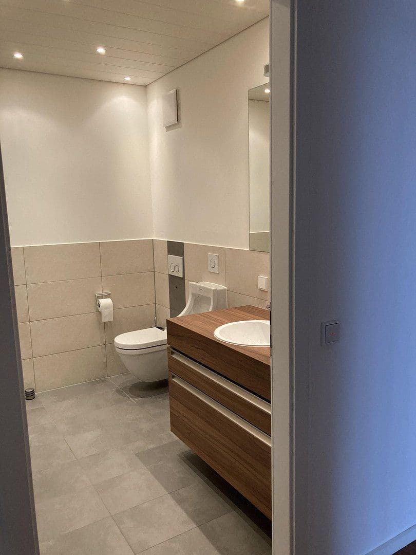 Prenájom bytu 4-izbový 124 m², Erlangen, Bavorsko Prenájom bytu 4-izbový 124 m², Erlangen, Bavorsko