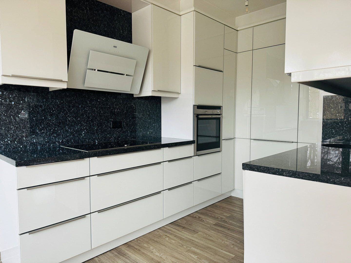 Prenájom bytu 3-izbový 111 m², Karl-Liebknecht-Str. 151, Glienicke/Nordbahn, Brandenbursko Prenájom bytu 3-izbový 111 m², Karl-Liebknecht-Str. 151, Glienicke/Nordbahn, Brandenbursko