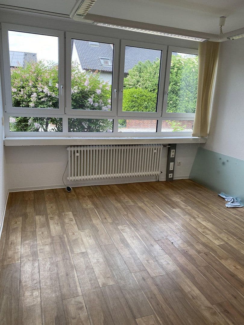 Prenájom kancelárie 120 m², Stockstadt am Rhein, Hesensko Prenájom kancelárie 120 m², Stockstadt am Rhein, Hesensko