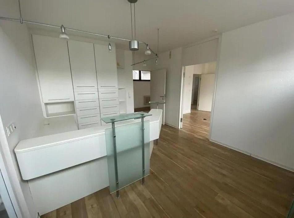 Prenájom kancelárie 120 m², Stockstadt am Rhein, Hesensko Prenájom kancelárie 120 m², Stockstadt am Rhein, Hesensko