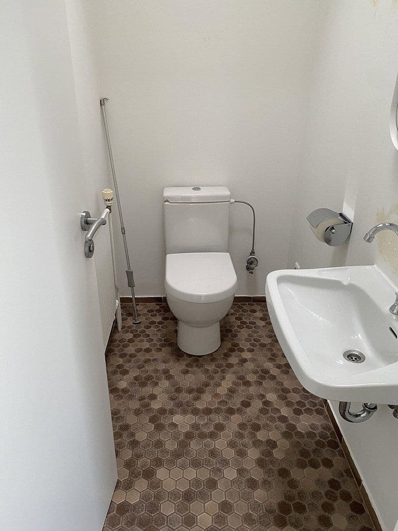 Prenájom kancelárie 120 m², Stockstadt am Rhein, Hesensko Prenájom kancelárie 120 m², Stockstadt am Rhein, Hesensko